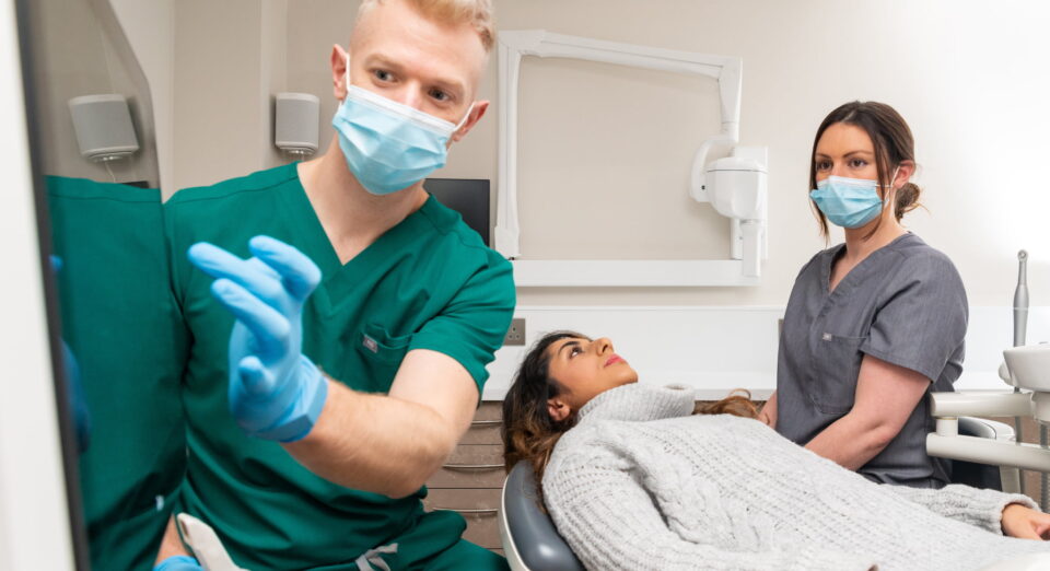 dental implants thumb1